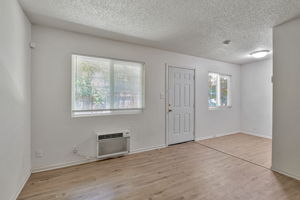 006_360 N Calaveras St