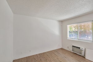 008_360 N Calaveras St