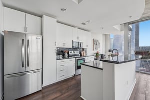 Nueces St 3701-S0710-013.jpg