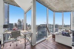 Nueces St 3701-S0710-015.jpg