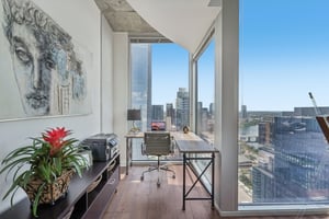 Nueces St 3701-S0710-016.jpg