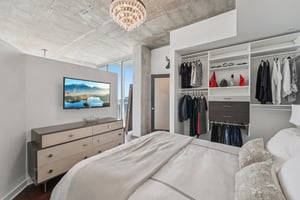 Nueces St 3701-S0710-020.jpg