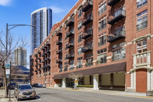 360 W Illinois St 531 - Charlie Arnold_002