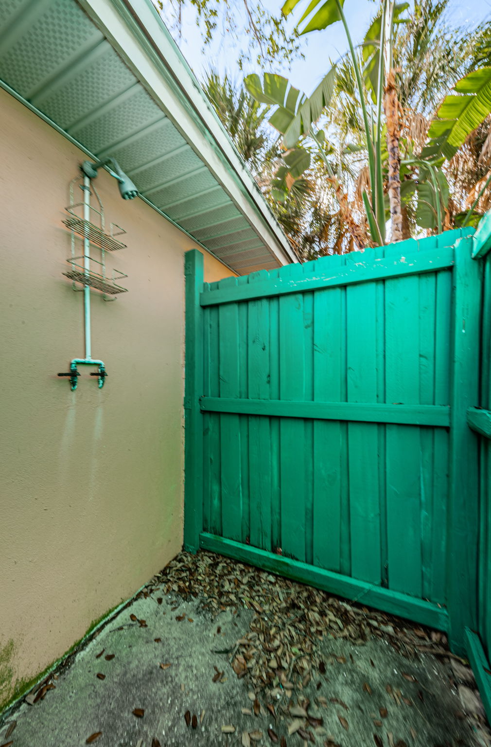 Backyard Outdoor Shower2