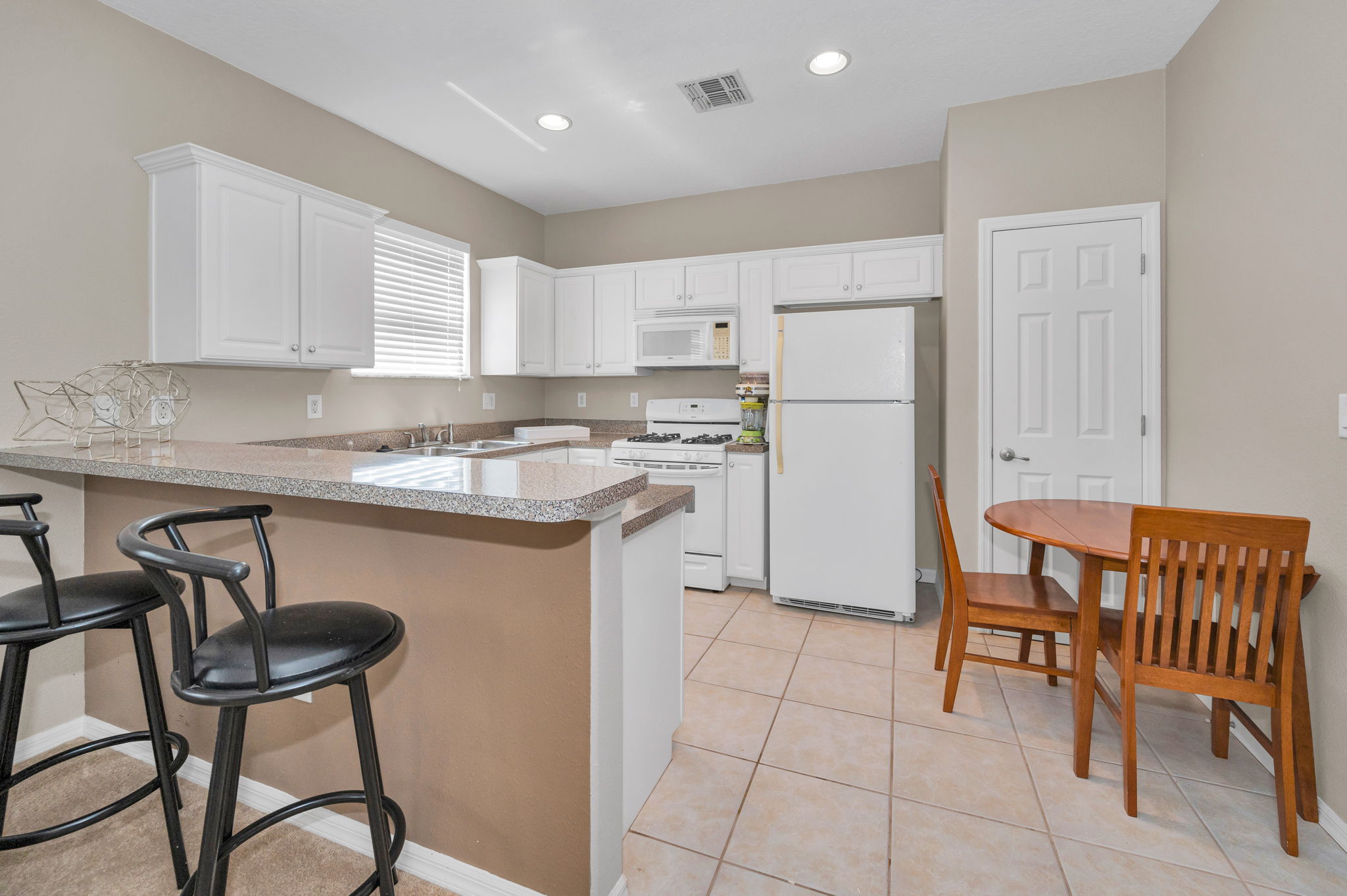 Guest Quarters6 Kitchen