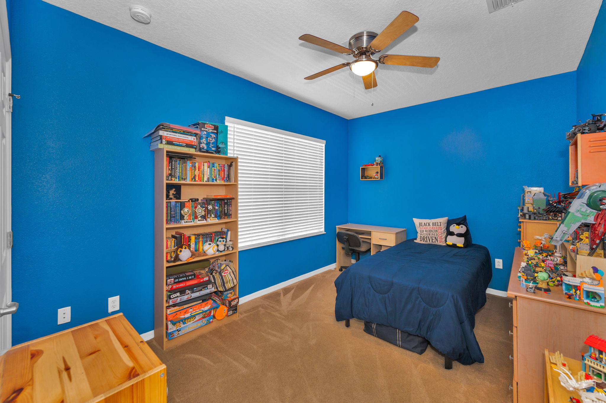 Upper Level Bedroom2