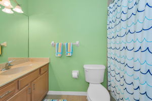 Upper Level Bathroom2