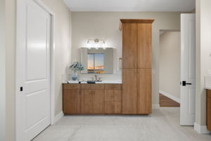 Primary Bathroom (4)