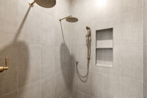 Primary Bathroom (7)