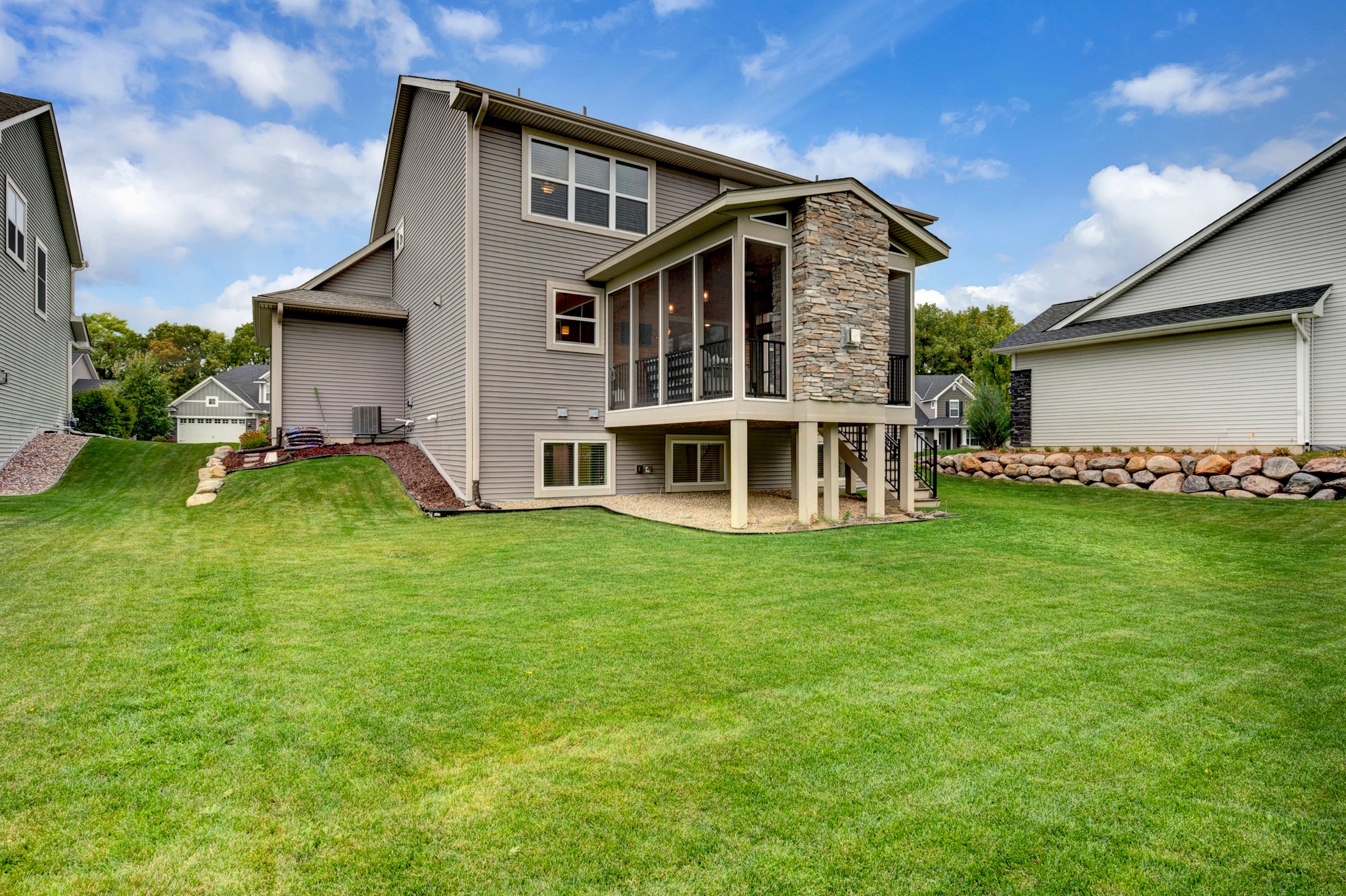3601 Strawberry Ln, Excelsior, MN 55331, USA Photo 9