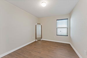  Photo 0