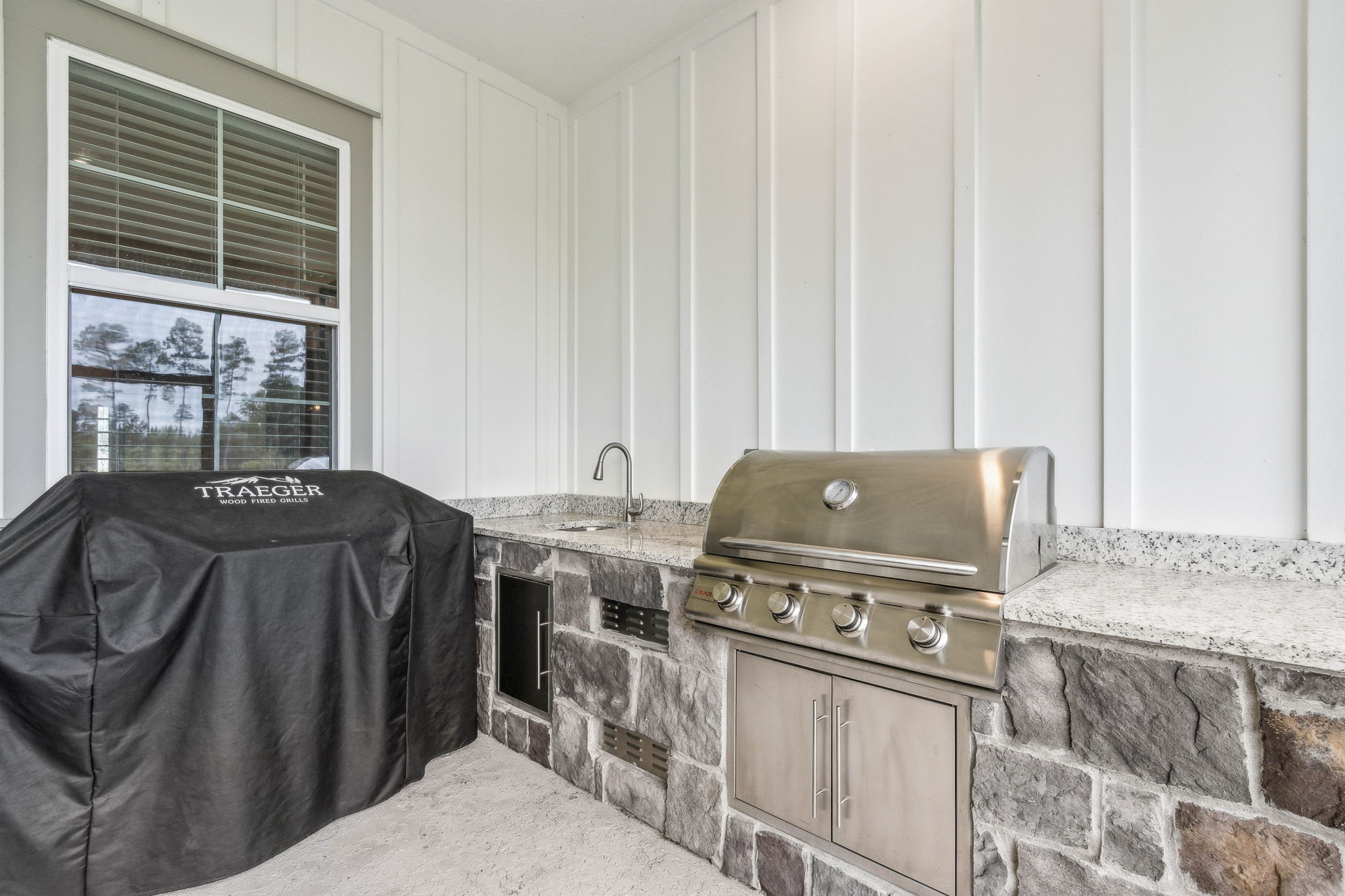 Lanai/Summer Kitchen