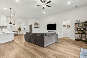 Living Room/Kitchen