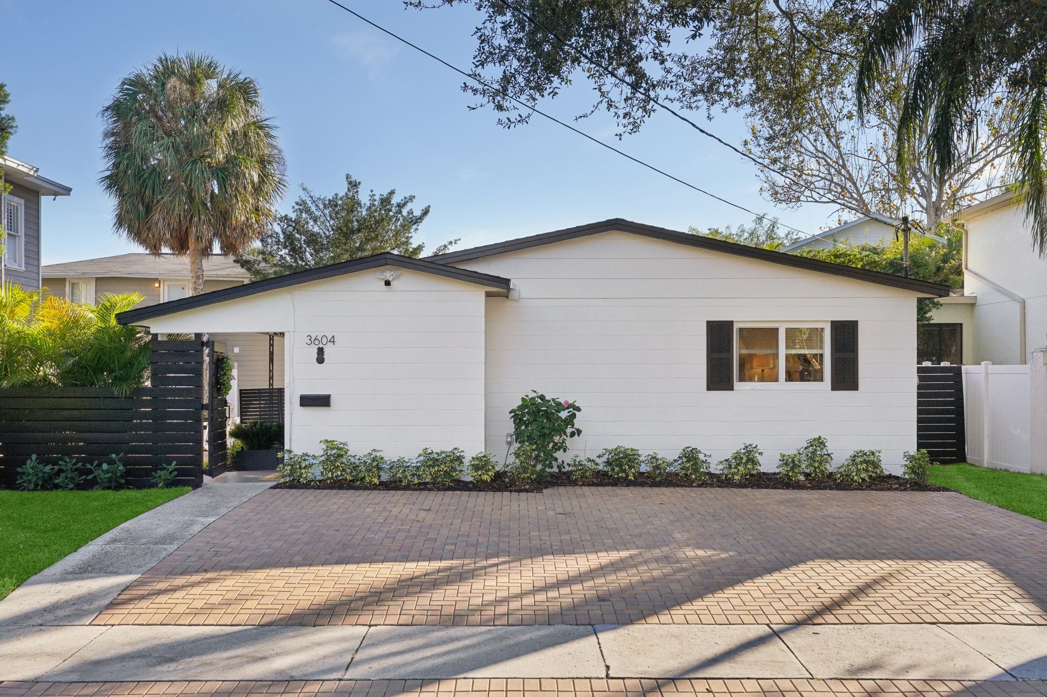 W San Pedro St-L2212-002.jpg