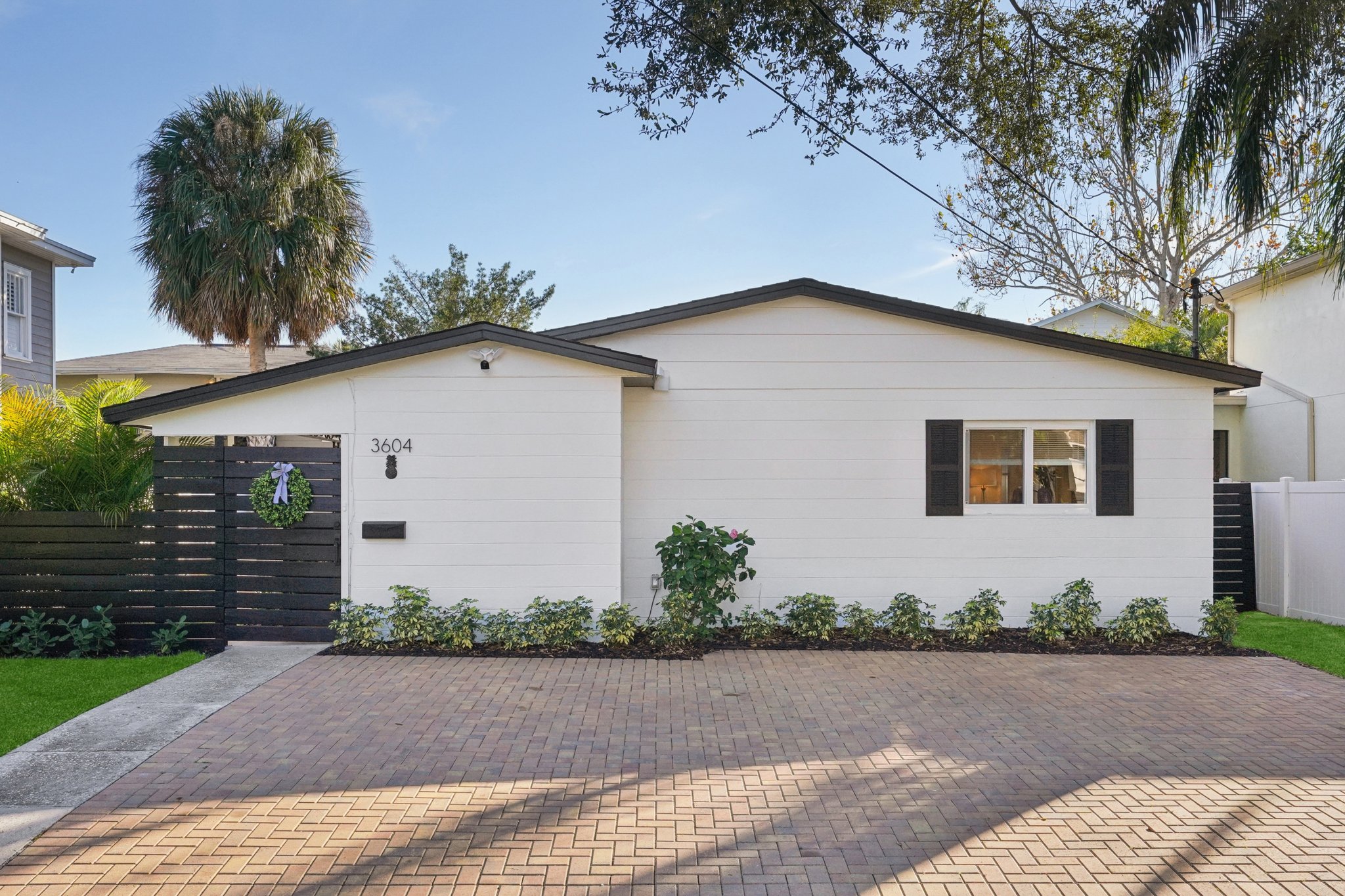 W San Pedro St-L2212-004.jpg