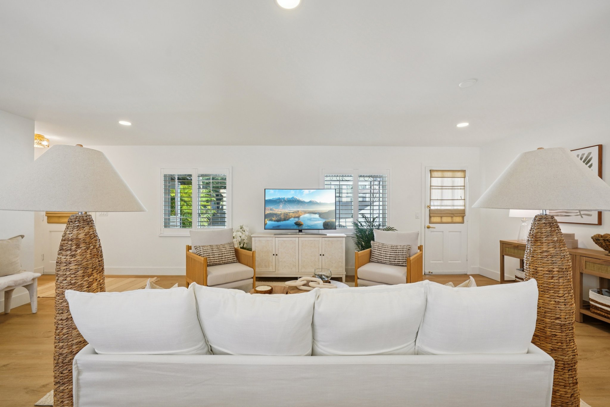 W San Pedro St-L2212-010.jpg