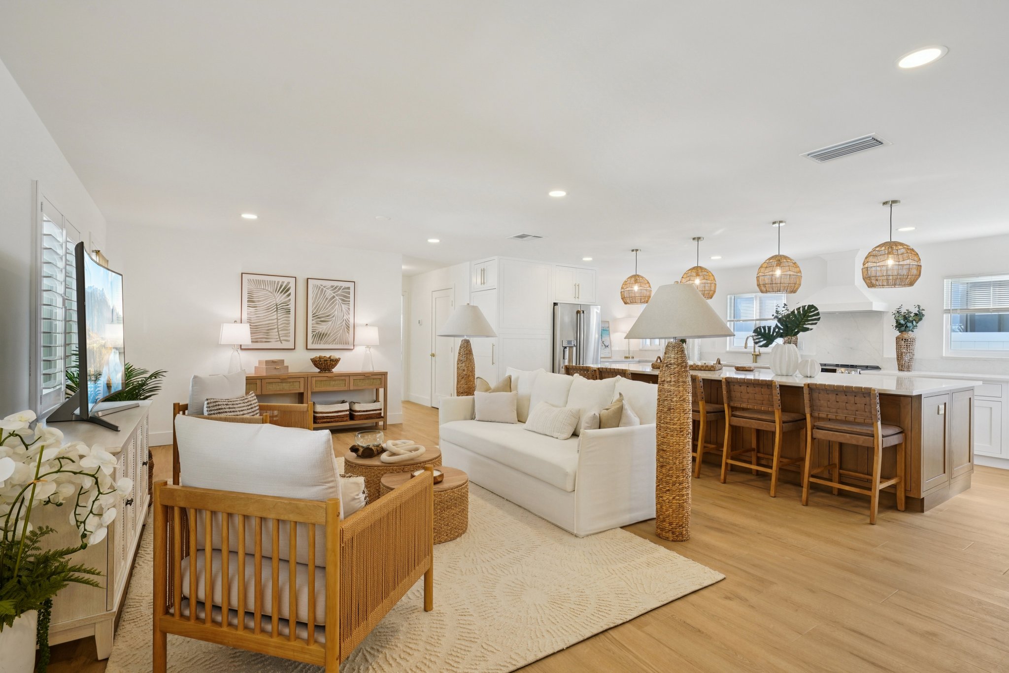 W San Pedro St-L2212-012.jpg