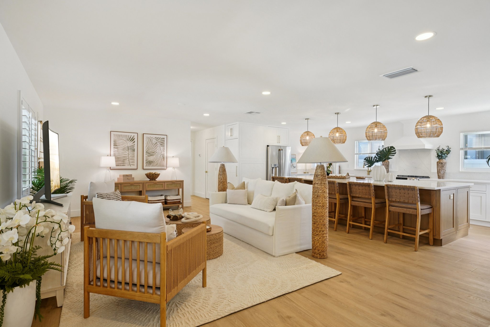 W San Pedro St-L2212-014.jpg