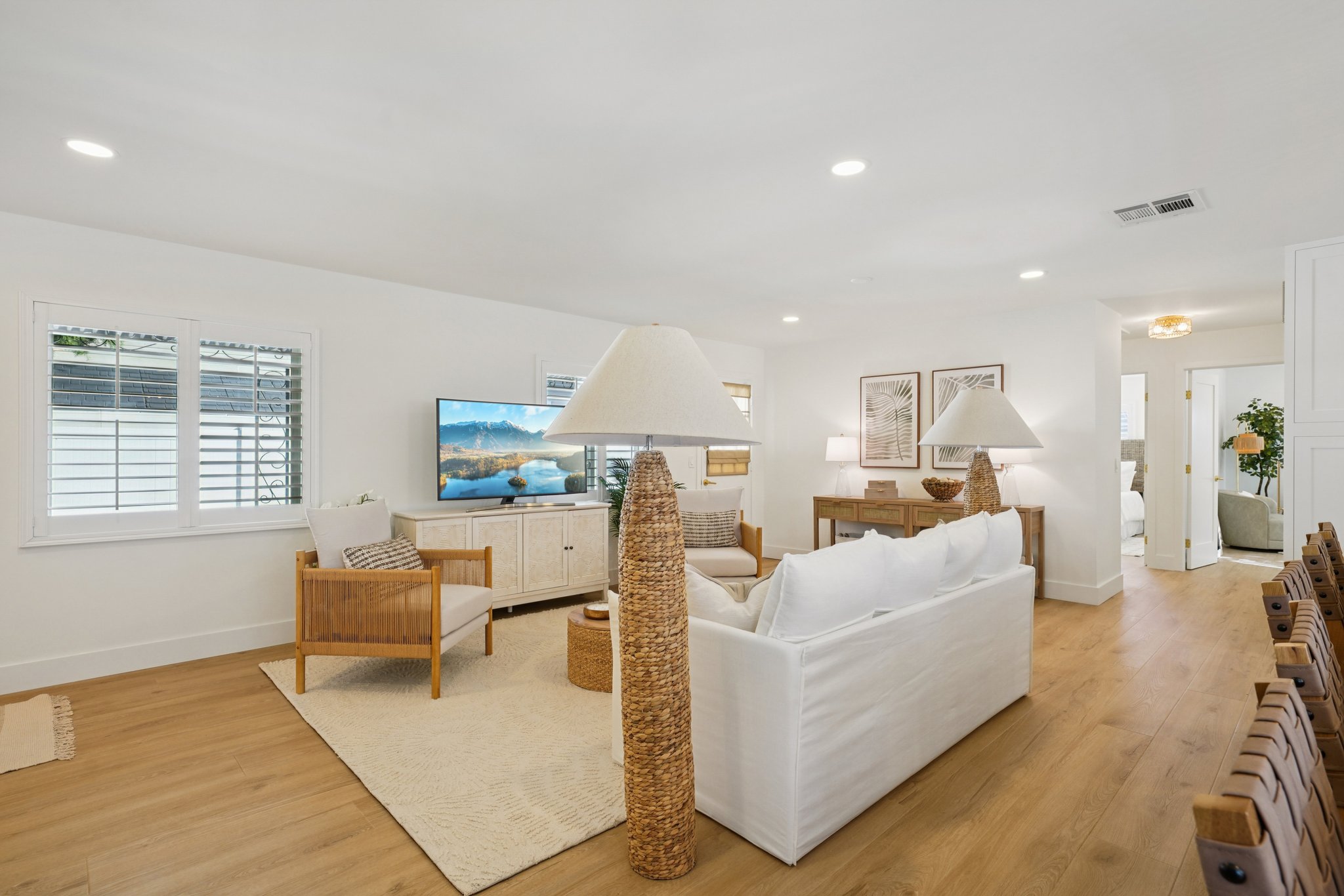 W San Pedro St-L2212-017.jpg