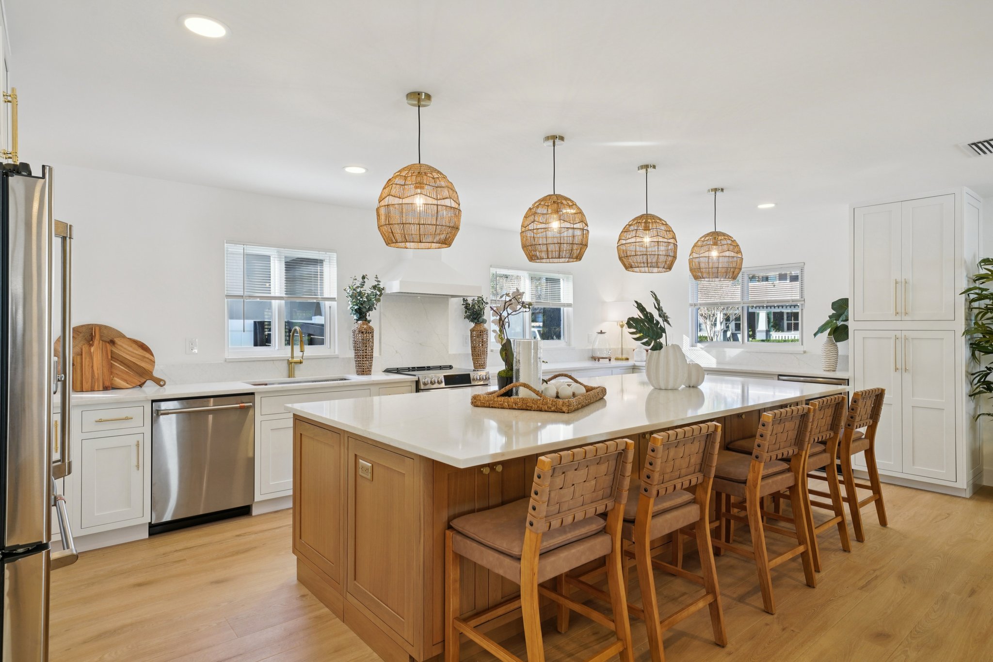 W San Pedro St-L2212-018.jpg