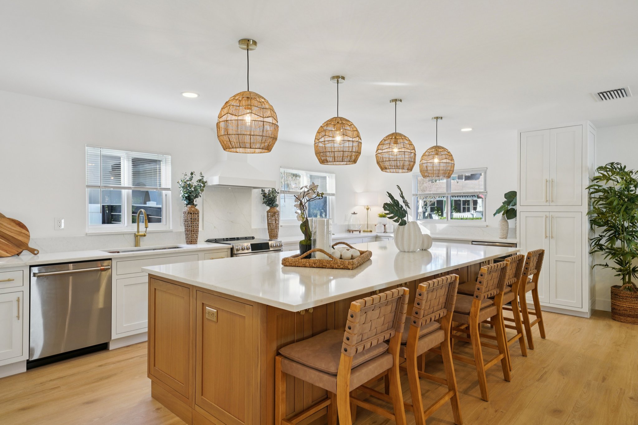 W San Pedro St-L2212-019.jpg