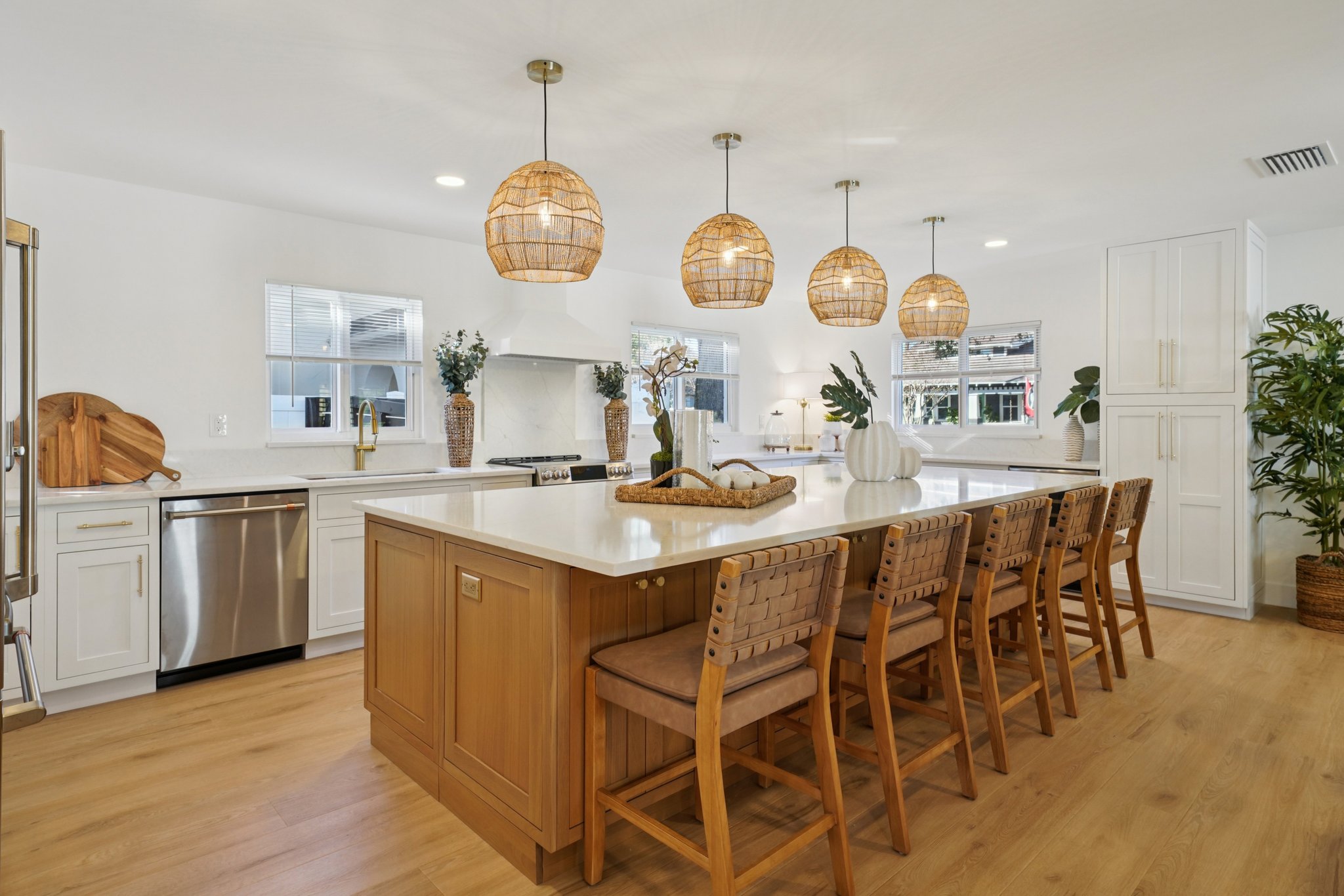 W San Pedro St-L2212-024.jpg