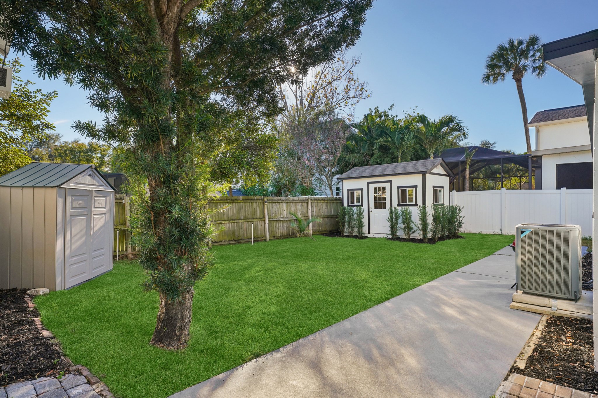 W San Pedro St-L2212-064.jpg