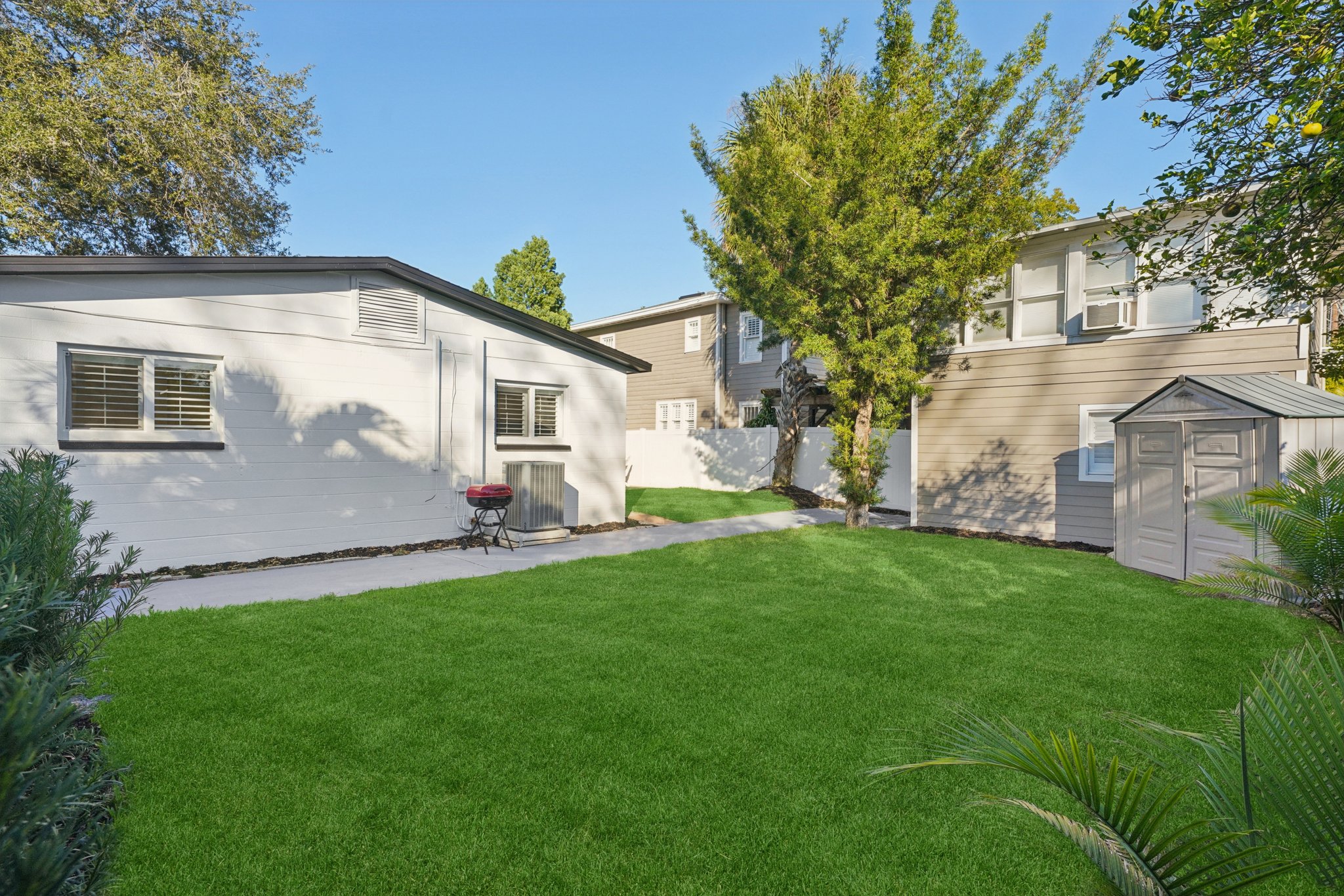 W San Pedro St-L2212-067.jpg