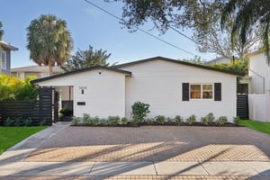 W San Pedro St-L2212-002.jpg