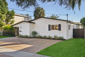 W San Pedro St-L2212-003.jpg