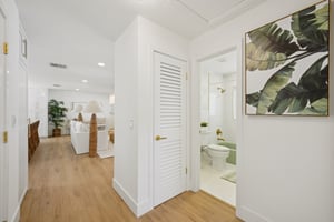 W San Pedro St-L2212-006.jpg