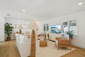 W San Pedro St-L2212-007.jpg