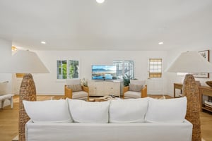 W San Pedro St-L2212-010.jpg