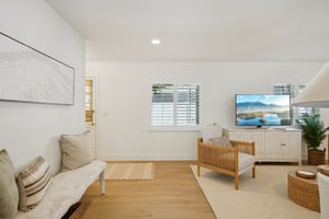 W San Pedro St-L2212-016.jpg