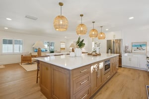 W San Pedro St-L2212-031.jpg