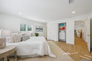 W San Pedro St-L2212-038.jpg