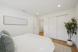 W San Pedro St-L2212-043.jpg