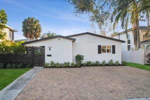 W San Pedro St-L2312-002.jpg