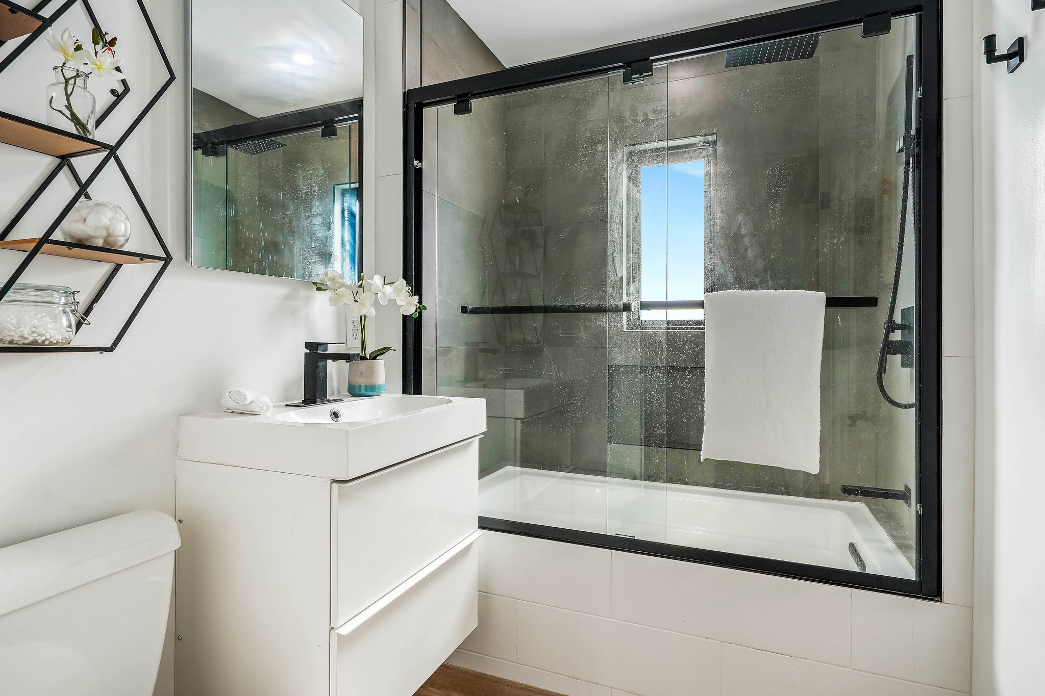 3605 Kelton Avenue-26.jpg
