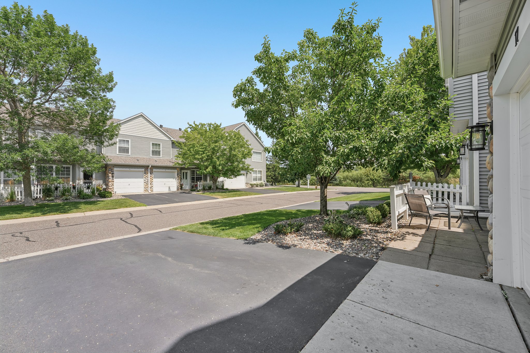 Lawndale Ln N 17-S2407-005.jpg