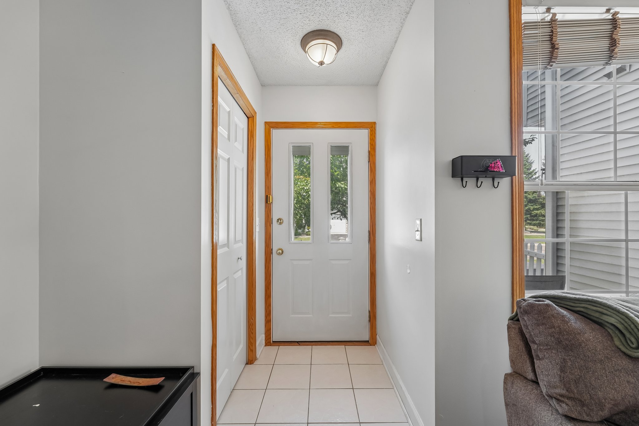 Lawndale Ln N 17-S2407-008.jpg
