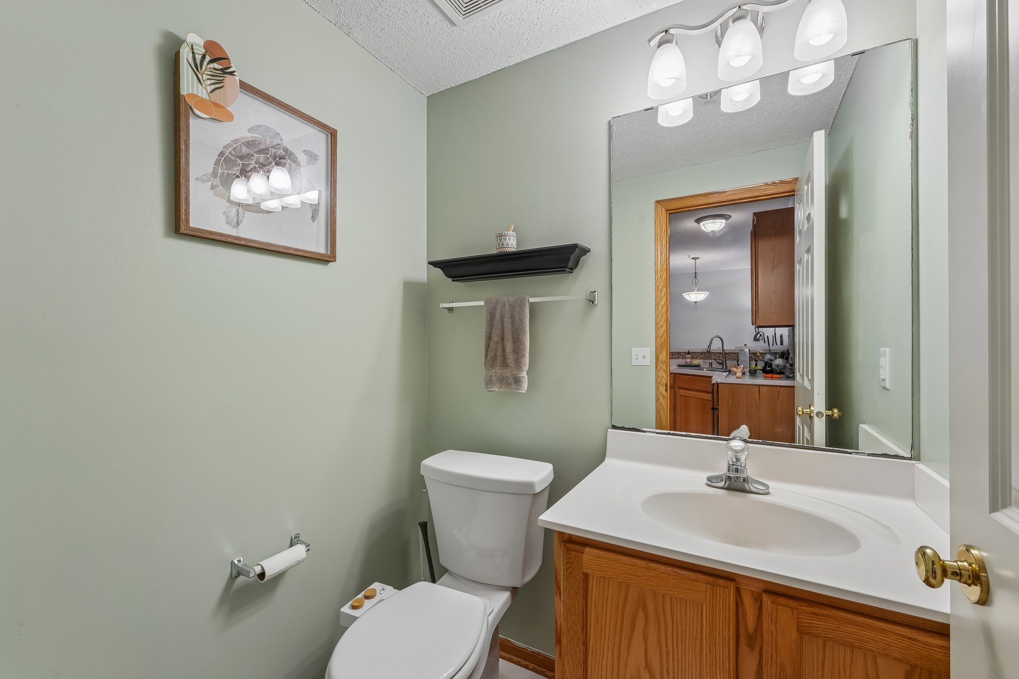 Lawndale Ln N 17-S2407-017.jpg