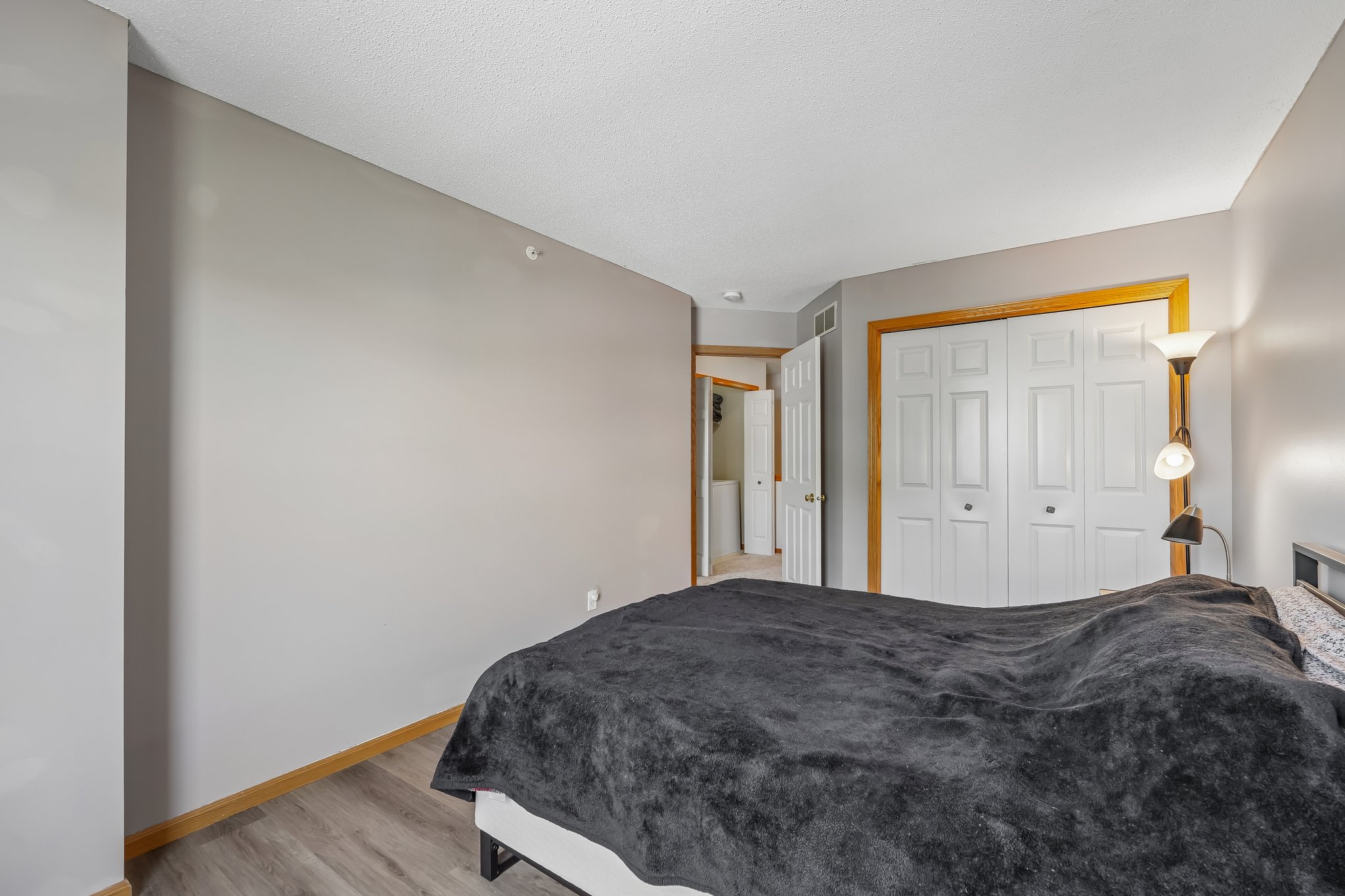 Lawndale Ln N 17-S2407-023.jpg