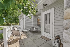 Lawndale Ln N 17-S2407-007.jpg