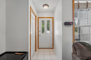 Lawndale Ln N 17-S2407-008.jpg