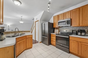Lawndale Ln N 17-S2407-016.jpg