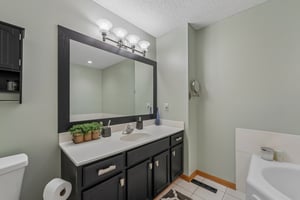 Lawndale Ln N 17-S2407-020.jpg