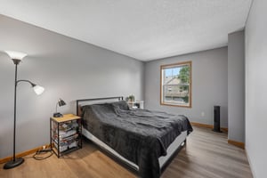 Lawndale Ln N 17-S2407-021.jpg