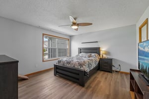 Lawndale Ln N 17-S2407-024.jpg