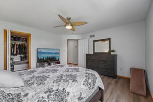 Lawndale Ln N 17-S2407-026.jpg